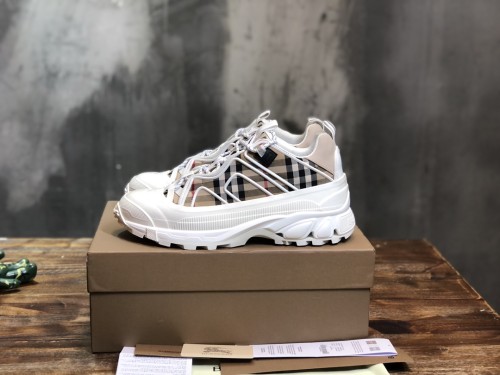 Burberry Arthur Vintage Check White