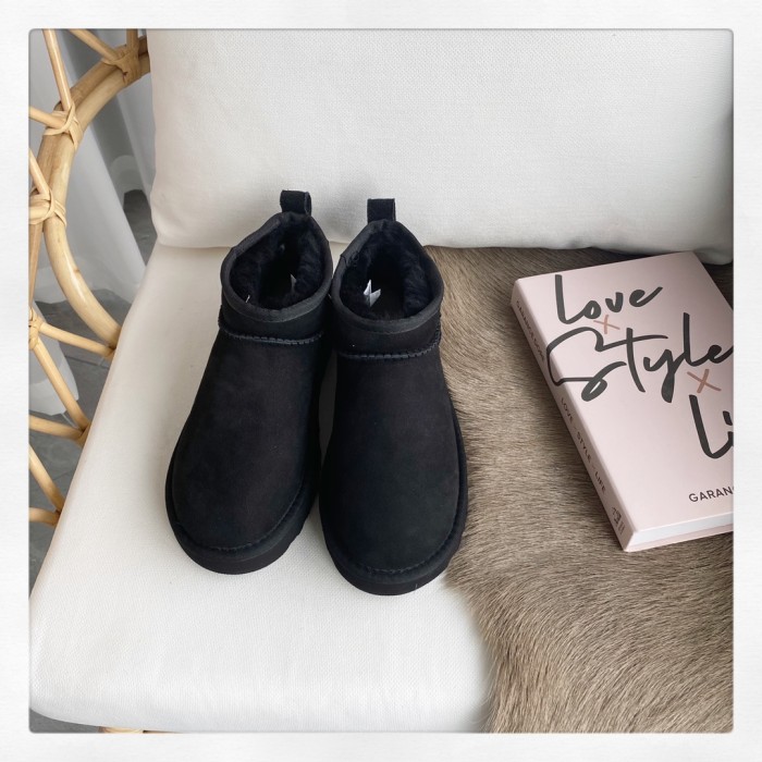 UGG Classic Ultra Mini Boot Black