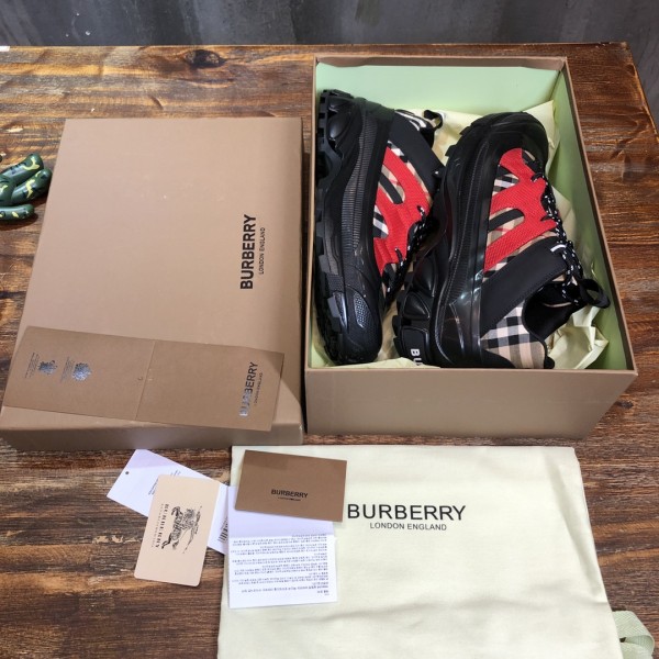 Burberry Arthur Vintage Check Cotton Nubuck Black Red Archive Beige