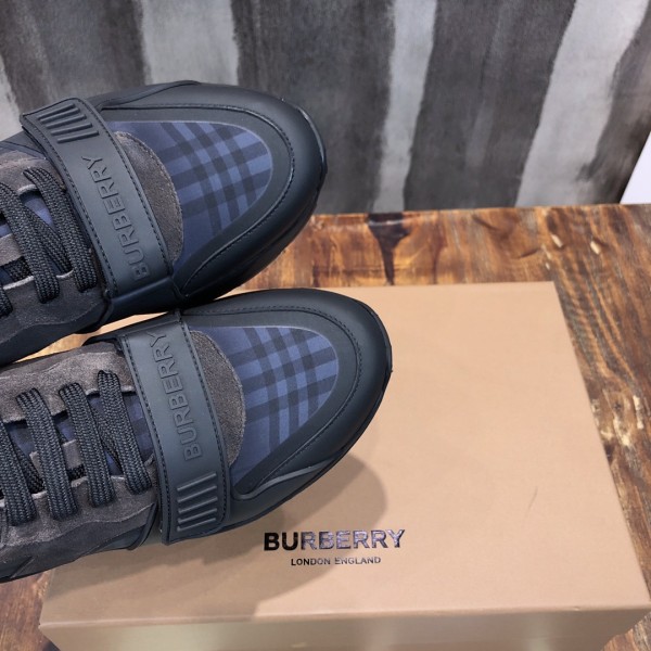 Burberry Low top Casual Shoes Men's Dark Carbon Gray