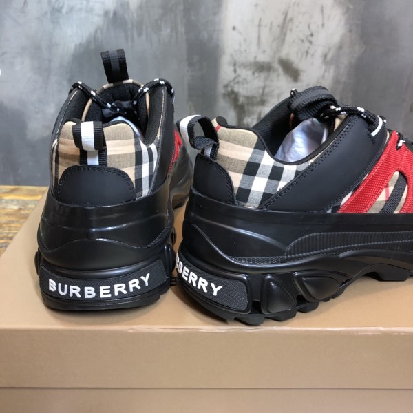 Burberry Arthur Vintage Check Cotton Nubuck Black Red Archive Beige