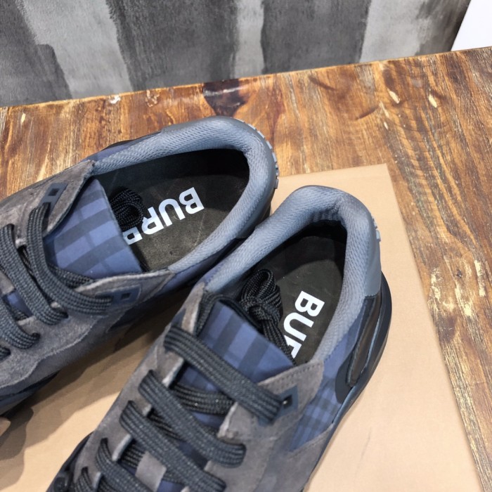 Burberry Low top Casual Shoes Men's Dark Carbon Gray