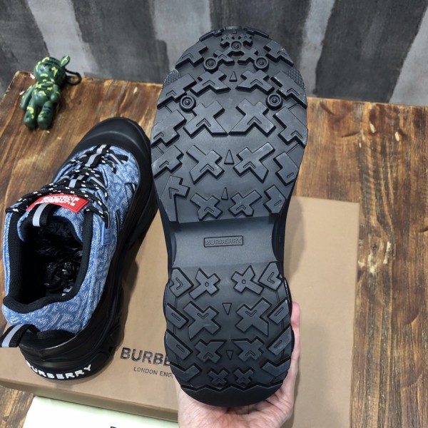 Burberry Arthur Monogram-print Sneakers