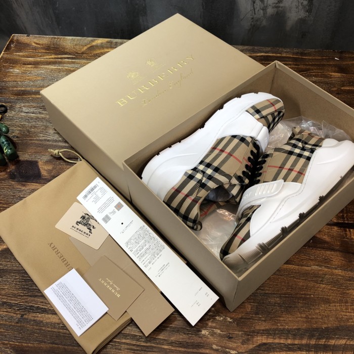 Burberry Vintage Check Cotton Beige