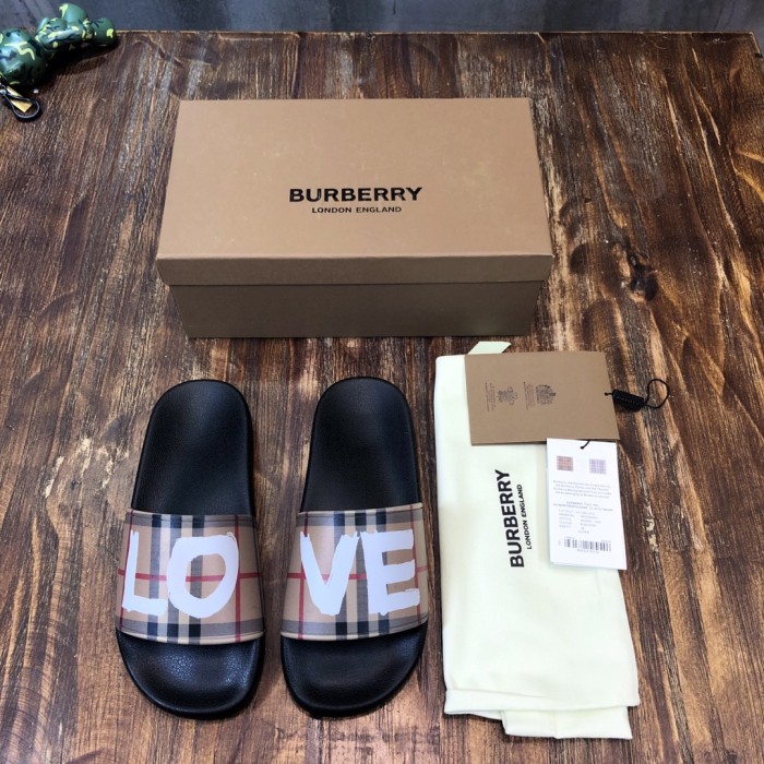 Burberry Slipper 1