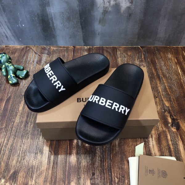Burberry Slipper 3