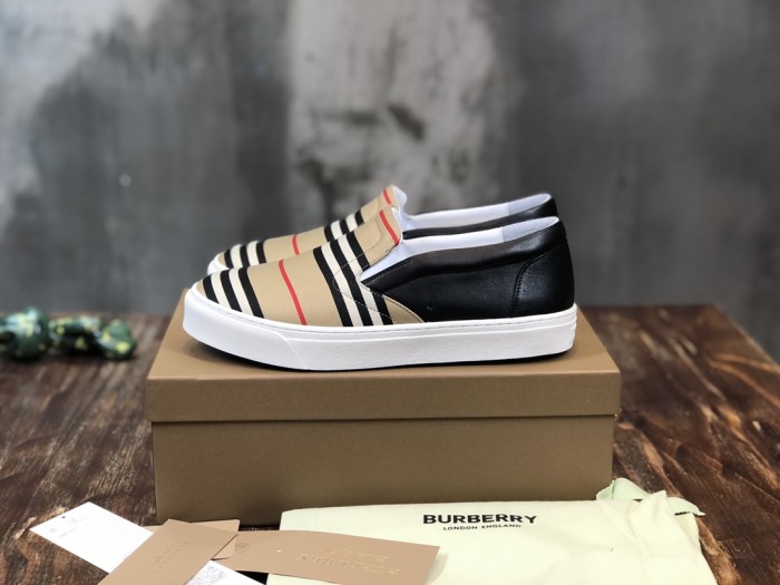 Burberry Vintage Stylish Skateboarding Shoes Archive Beige