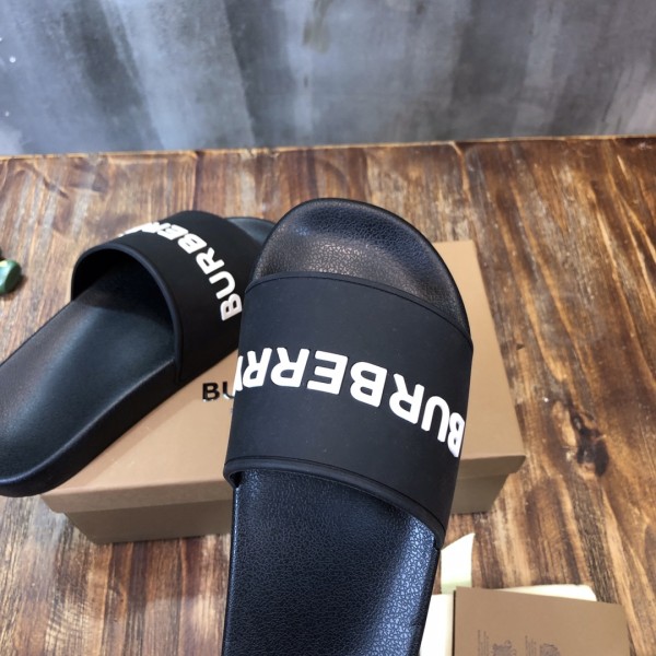 Burberry Slipper 3