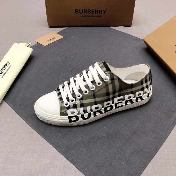 Burberry Low top Stylish Skateboarding Shoes Army Green
