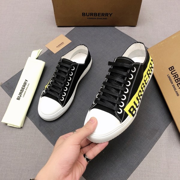 Burberry Low top Stylish Skateboarding Shoes Black Yellow