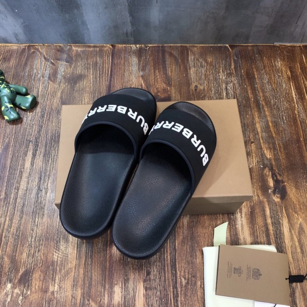 Burberry Slipper 3