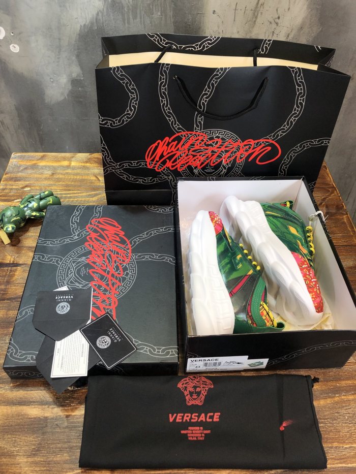 VERSACE Chain Reaction Versace Low Top Casual Shoes Men's Green