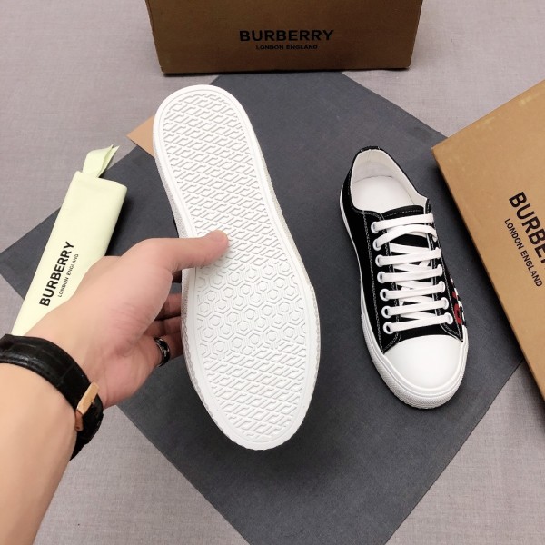 Burberry Logo Print Cotton Black Red White