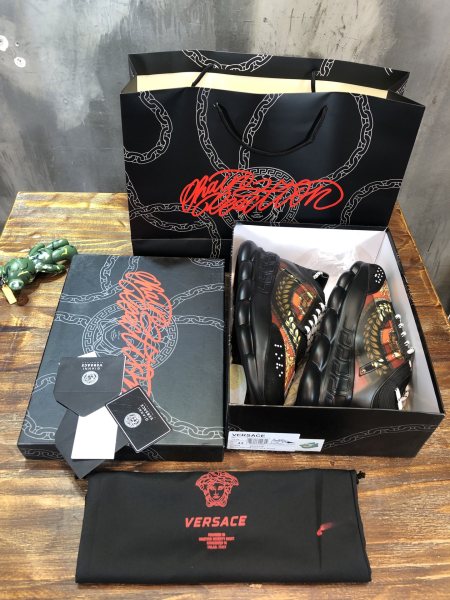 Versace Chain Reaction Twill