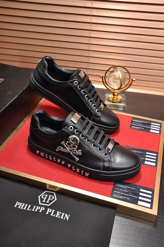 Philipp Plein Low Top Sneakers 33