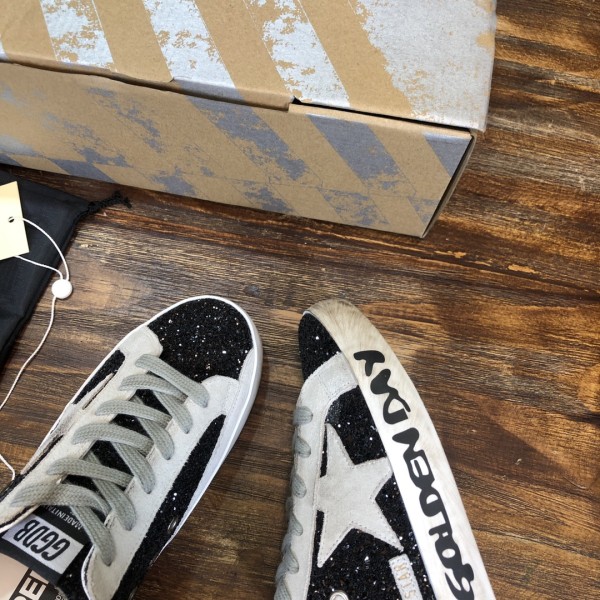 Golden Goose Superstar distressed-finish sneakers 8