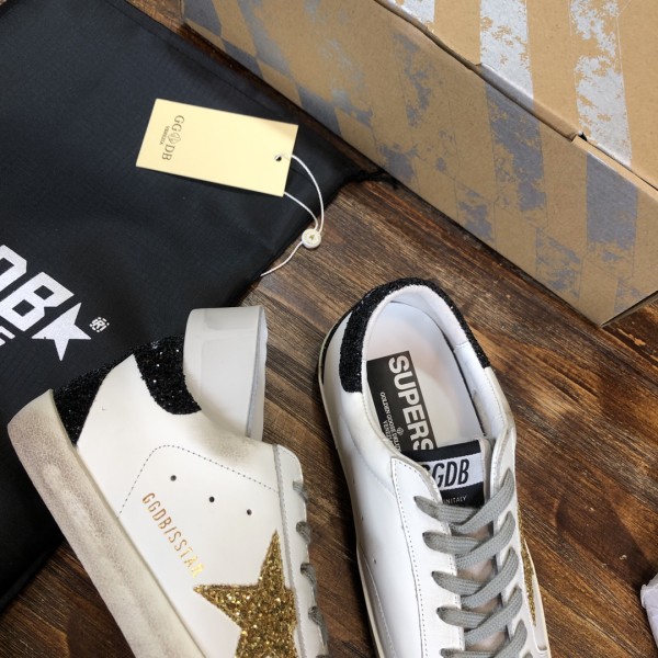 Golden Goose Women's Superstar 'Gold Star'