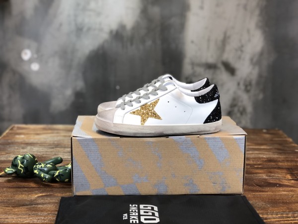 Golden Goose Women's Superstar 'Gold Star'