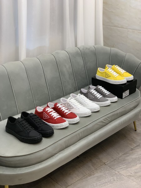 PRADA Wheel Re Nylon Low Top Stylish Skateboarding Shoes Black