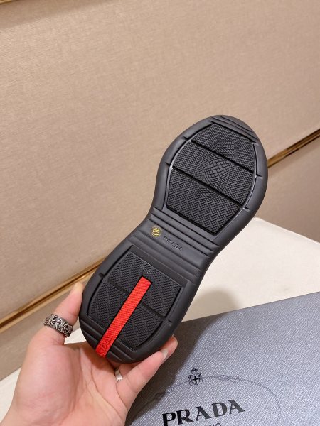 Prada America's Cup Patent leather lace-up round toe wear-resistant low-top sports casual shoes for men black and red