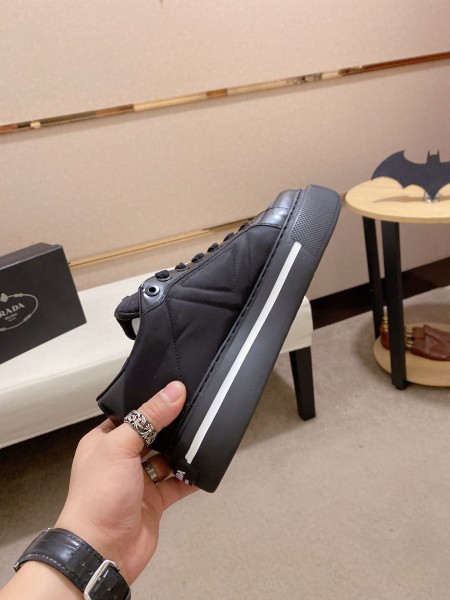 PRADA Macro Re Nylon Low Top Stylish Skateboarding Shoes Black