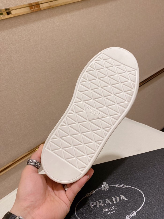 PRADA Macro Re Nylon Low Top Stylish Skateboarding Shoes Black