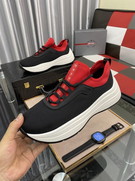 PRADA Cushioning Low-Top Sports Casual Shoes Men's Black Red