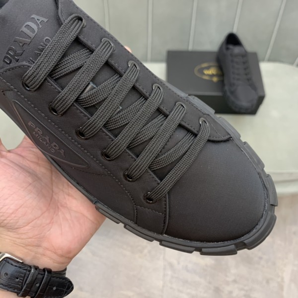 PRADA Wheel Re Nylon Low Top Stylish Skateboarding Shoes Black