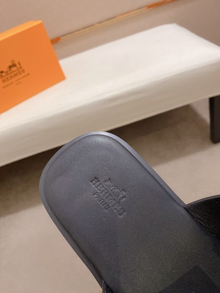 HERMES Izmir Slide Slippers Men's Dark Umber