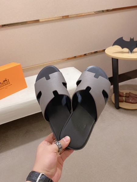 HERMES Izmir Slide Slippers Men's Dark Umber