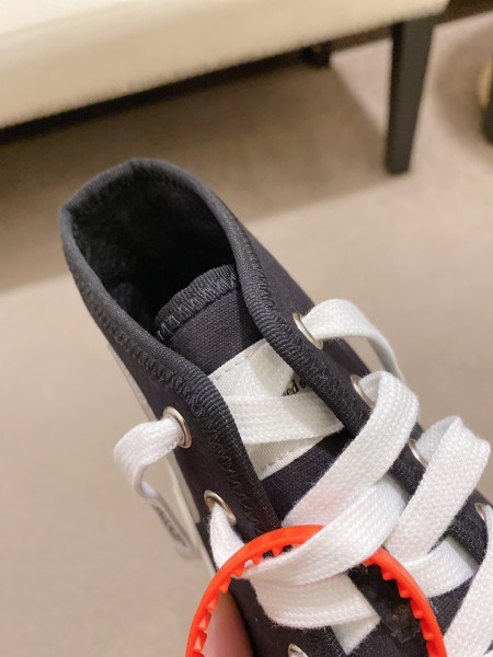 OFF-WHITE Vulcanized Hi Black Striped