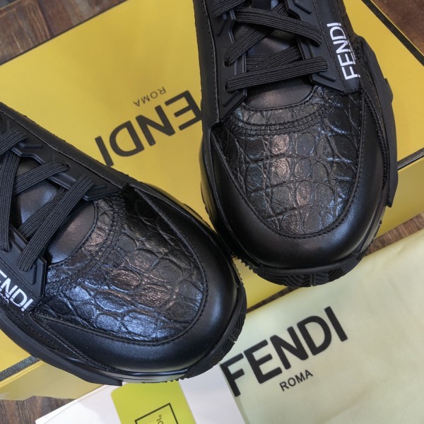 FENDI Flow Casual Shoes Men Low-Top Black