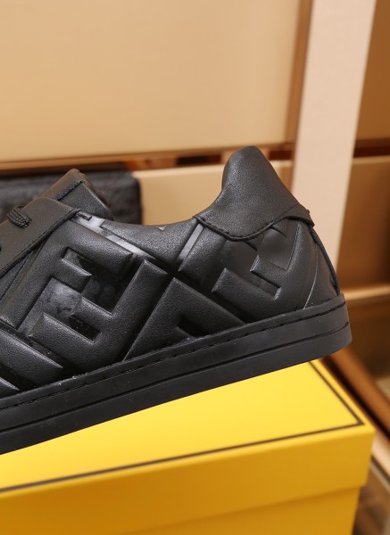 FENDI Leather Low Top Triple Black
