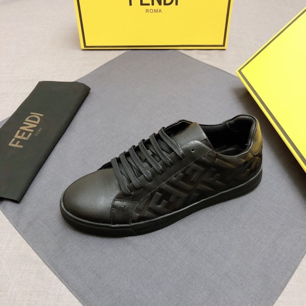 FENDI Leather Low Top Triple Black