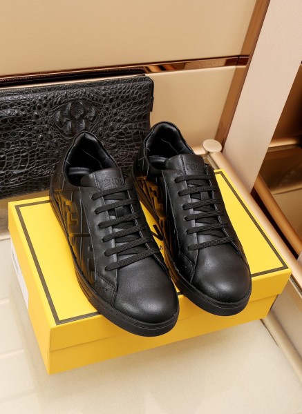 FENDI Leather Low Top Triple Black