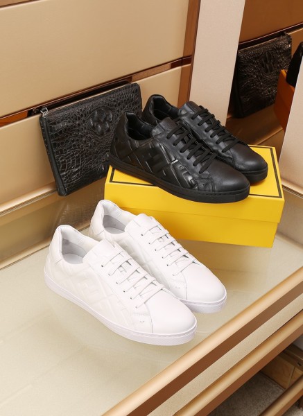 FENDI Leather Low Top Triple Black