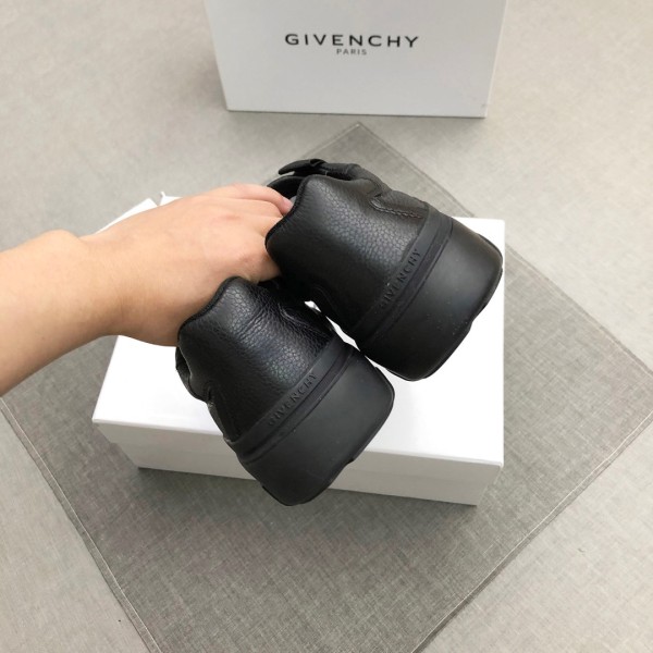 Givenchy Wing Low top Skateboard Shoes Men's Black