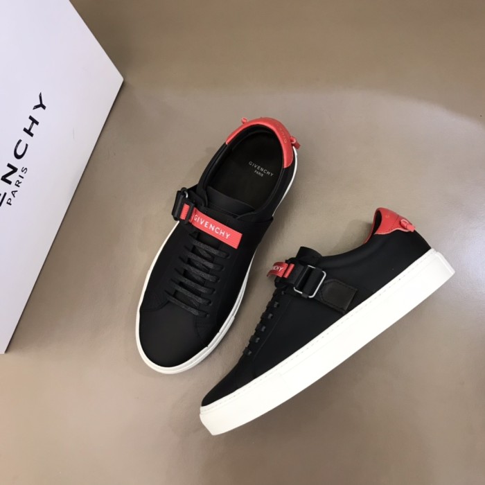 Givenchy Urban Street Strap Low Black Red