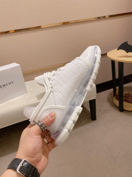 Givenchy Spectre Low top Casual Shoes White