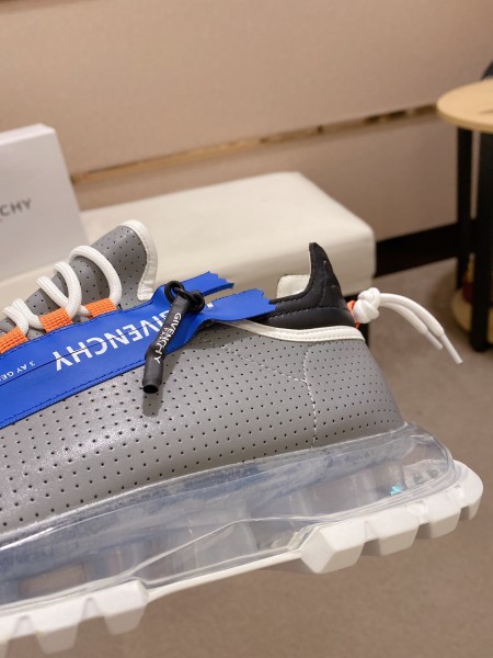 Givenchy Spectre Zip Sneakers 5