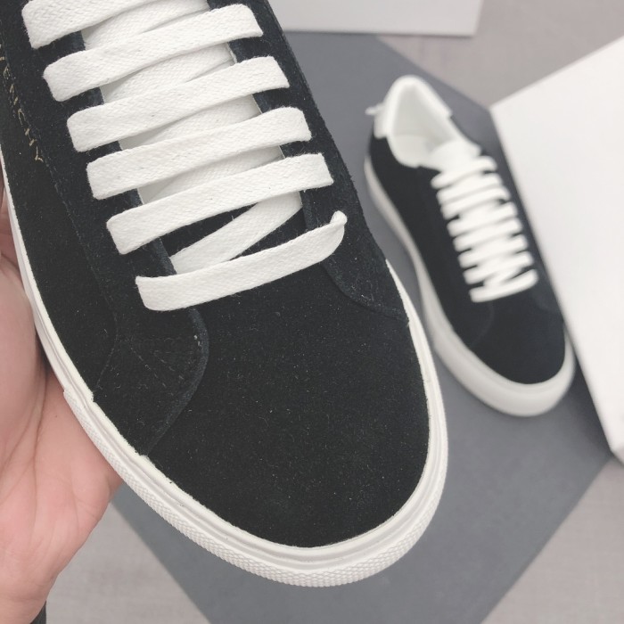 Givenchy Low top Skateboard Shoes Men's Black