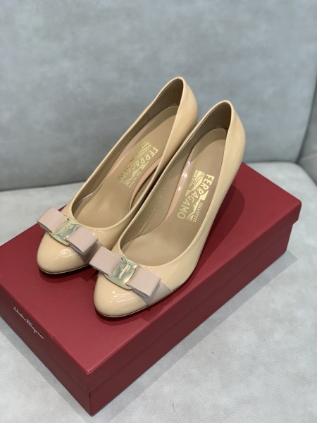 FERRAGAMO Vara High Heels Women's Light Pink Red