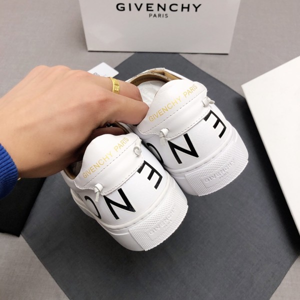 GIVENCHY Rubber Sole Logo Low Top Cow Leather Stylish Skateboarding Shoes White Black