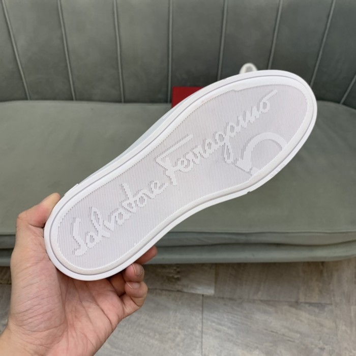 FERRAGAMO Stylish Skateboarding Shoes Men's White