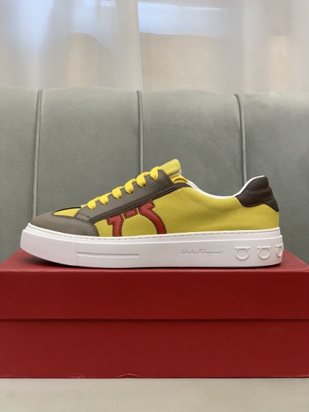 FERRAGAMO GANCINI Leather Low top Skateboard Shoes Men's Yellow