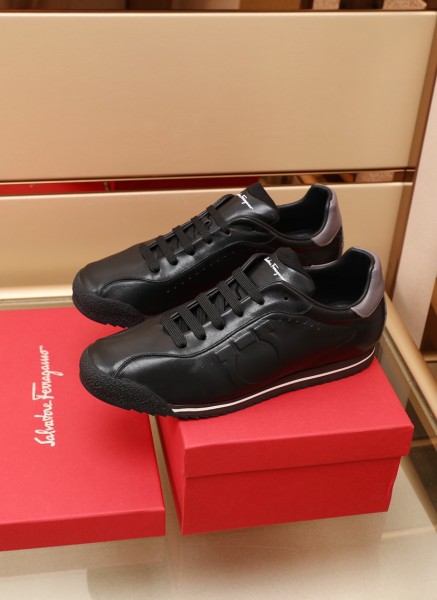 FERRAGAMO Cow Leather Low top Casual Shoes Men's Black