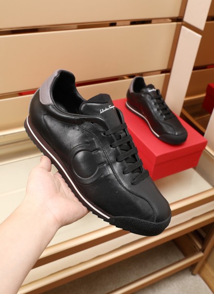 FERRAGAMO Cow Leather Low top Casual Shoes Men's Black