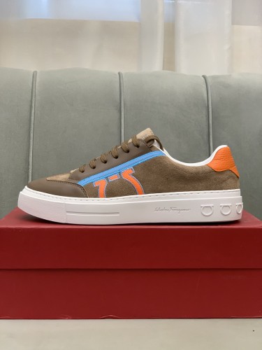 FERRAGAMO Low top Stylish Skateboarding Shoes Men's Camel