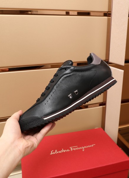 FERRAGAMO Cow Leather Low top Casual Shoes Men's Black