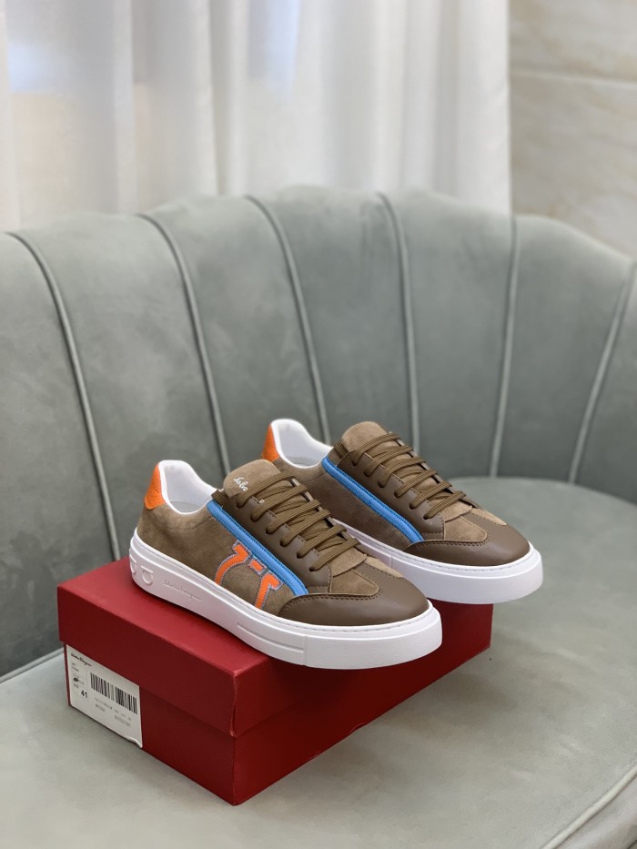 FERRAGAMO Low top Stylish Skateboarding Shoes Men's Camel